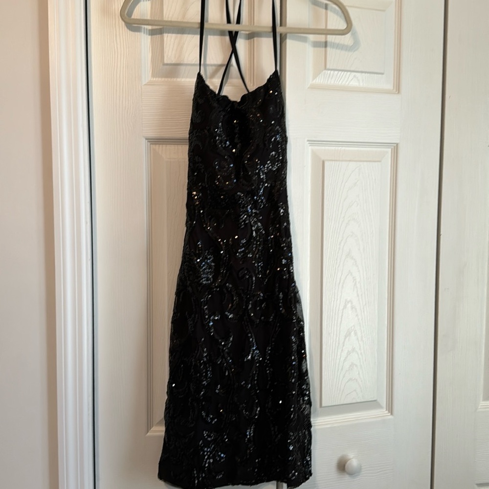 Her street Black mini sequined dress